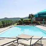 Borgo Sanguineto 特拉西梅诺湖畔托罗