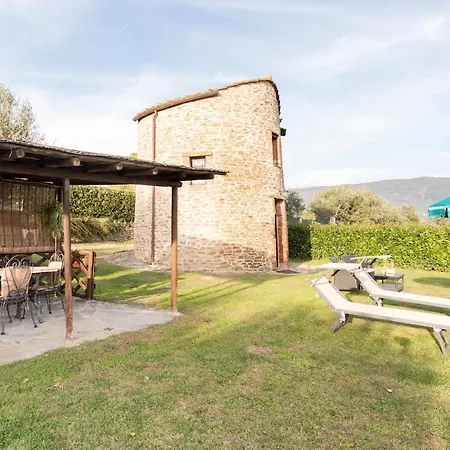 Borgo Sanguineto Apartment *