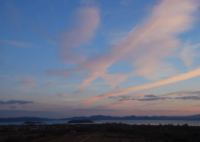 Borgo Sanguineto Apartment *